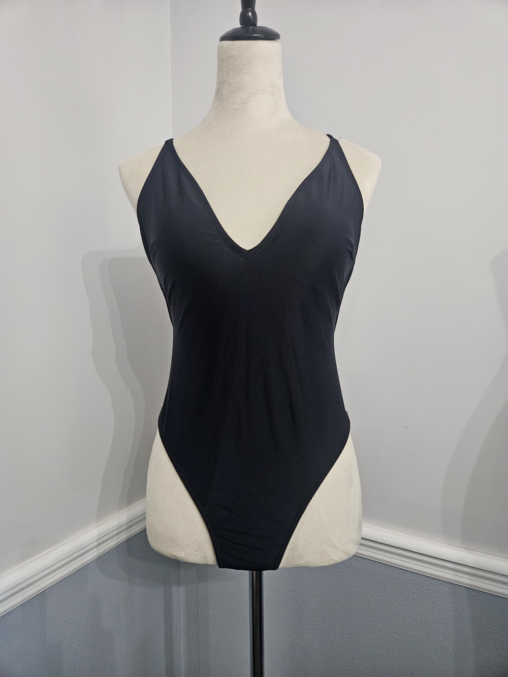 Strappy Back One-Piece Swimsuit - Black Size Large